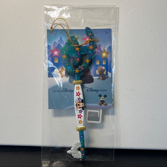 Disney Key inspired by "From Our Family To Yours" - Picture 2 of 3